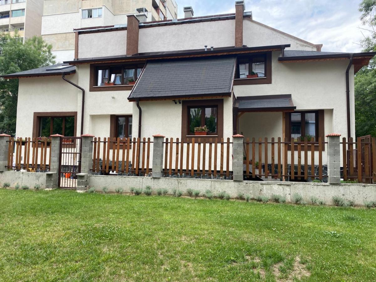 فندق Sofia Family House - Free Parking المظهر الخارجي الصورة