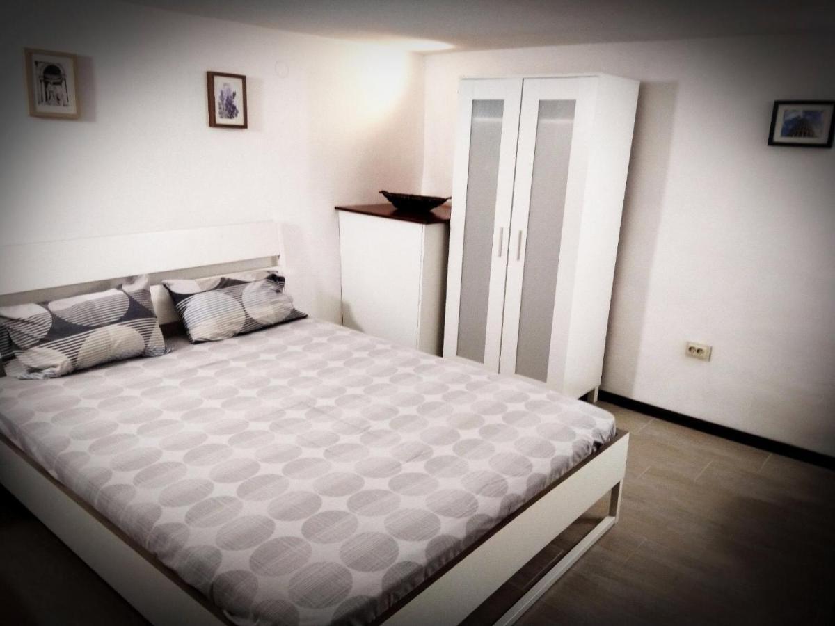 فندق Sofia Family House - Free Parking المظهر الخارجي الصورة